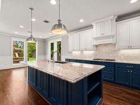 922 Wakefield Drive, Houston TX 77018