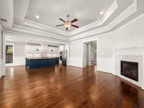 922 Wakefield Drive, Houston TX 77018