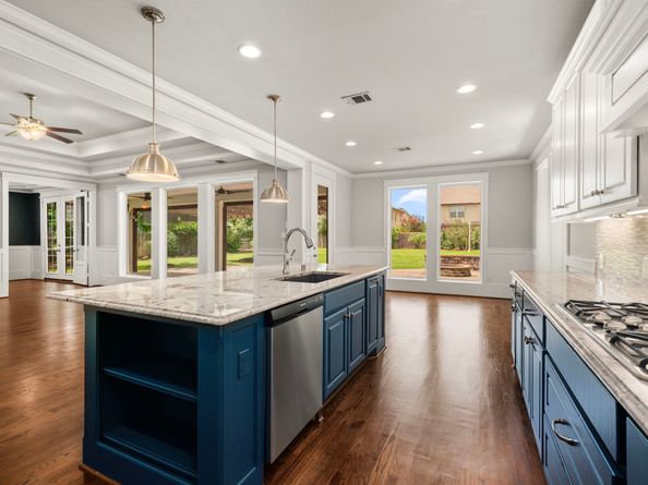 922 Wakefield Drive, Houston TX 77018
