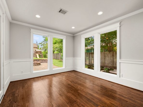 922 Wakefield Drive, Houston TX 77018