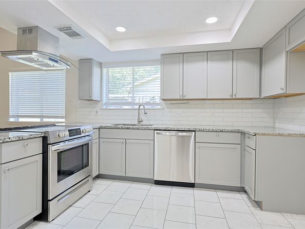 9910 Kent Towne Lane, Sugar Land TX 77498