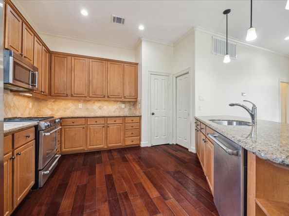 415 Tuam Street, Houston TX 77006