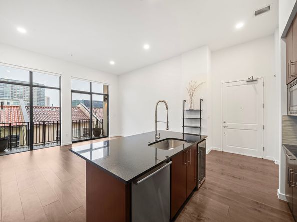 4820 Caroline Street 507, Houston TX 77004