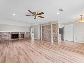 9407 Brooding Oak Circle, Houston TX 77096