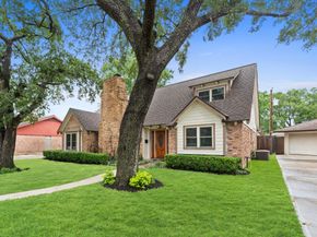9407 Brooding Oak Circle, Houston TX 77096