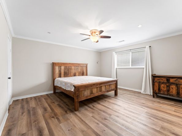 9407 Brooding Oak Circle, Houston TX 77096