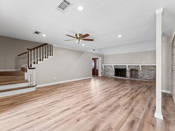 9407 Brooding Oak Circle, Houston TX 77096