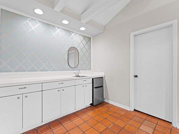 9407 Brooding Oak Circle, Houston TX 77096