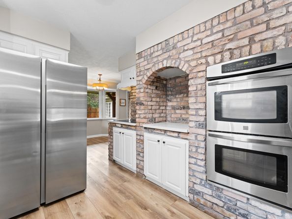 9407 Brooding Oak Circle, Houston TX 77096