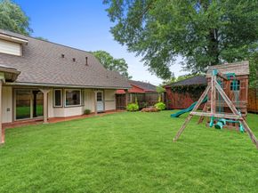 9407 Brooding Oak Circle, Houston TX 77096
