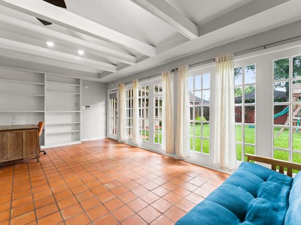 9407 Brooding Oak Circle, Houston TX 77096