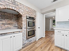 9407 Brooding Oak Circle, Houston TX 77096