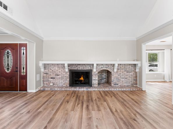 9407 Brooding Oak Circle, Houston TX 77096