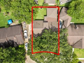 9407 Brooding Oak Circle, Houston TX 77096