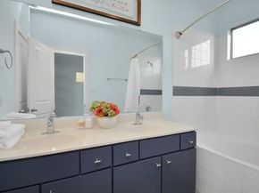 5411 Lindsay Lane, Houston TX 77011