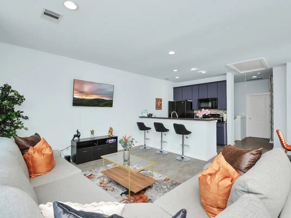 5411 Lindsay Lane, Houston TX 77011