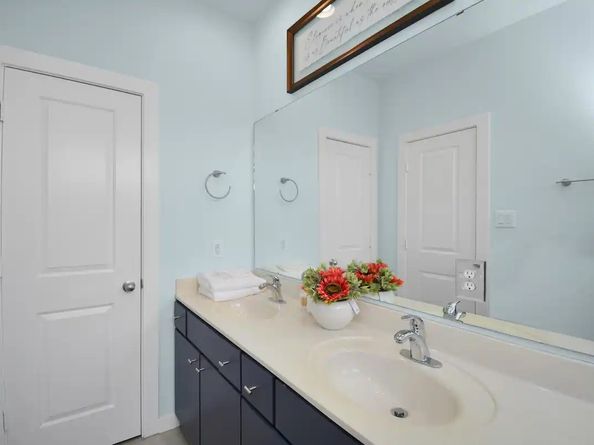 5411 Lindsay Lane, Houston TX 77011