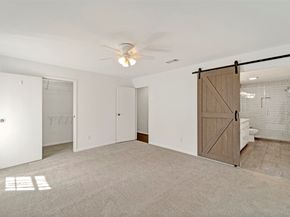 17 E Wandering Oak Drive, The Woodlands TX 77381
