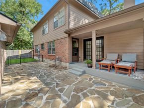 17 E Wandering Oak Drive, The Woodlands TX 77381
