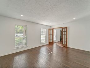 17 E Wandering Oak Drive, The Woodlands TX 77381