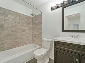 17 E Wandering Oak Drive, The Woodlands TX 77381
