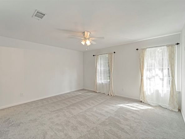 17 E Wandering Oak Drive, The Woodlands TX 77381