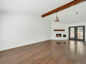 17 E Wandering Oak Drive, The Woodlands TX 77381
