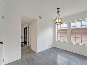 17 E Wandering Oak Drive, The Woodlands TX 77381