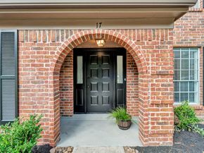 17 E Wandering Oak Drive, The Woodlands TX 77381