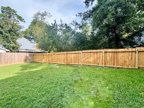 17 E Wandering Oak Drive, The Woodlands TX 77381
