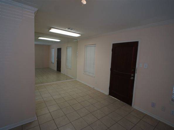 6401 Skyline Drive 34, Houston TX 77057