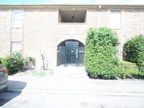 6401 Skyline Drive 34, Houston TX 77057
