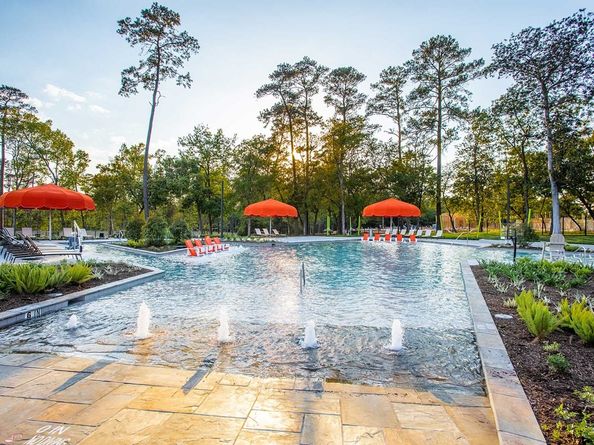 210 Sweetwater Rill Drive, Conroe TX 77304