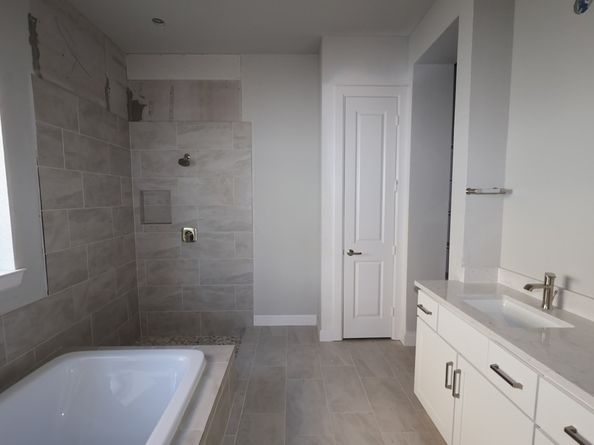 210 Sweetwater Rill Drive, Conroe TX 77304