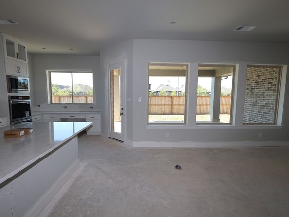 210 Sweetwater Rill Drive, Conroe TX 77304