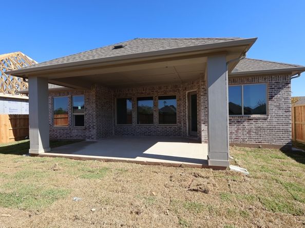 210 Sweetwater Rill Drive, Conroe TX 77304