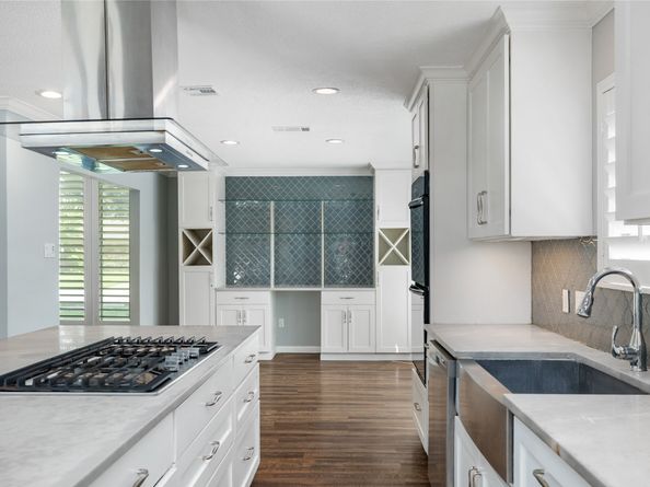 4923 Valkeith Drive, Houston TX 77096