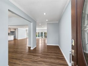 4923 Valkeith Drive, Houston TX 77096
