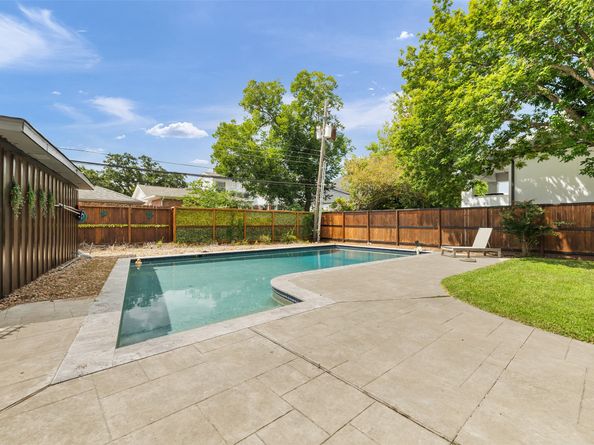 4923 Valkeith Drive, Houston TX 77096