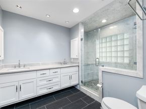 4923 Valkeith Drive, Houston TX 77096