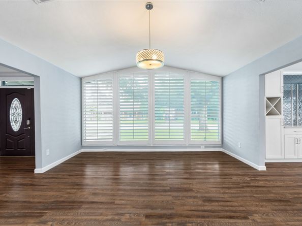 4923 Valkeith Drive, Houston TX 77096