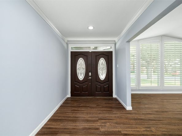 4923 Valkeith Drive, Houston TX 77096