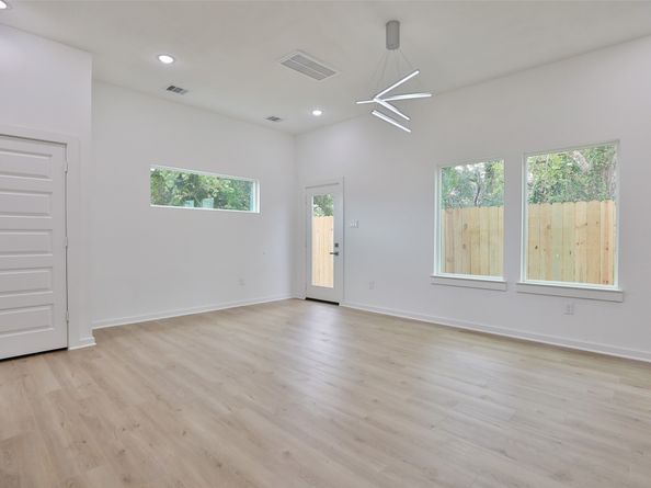 9347 Lavender Street, North Houston TX 77016