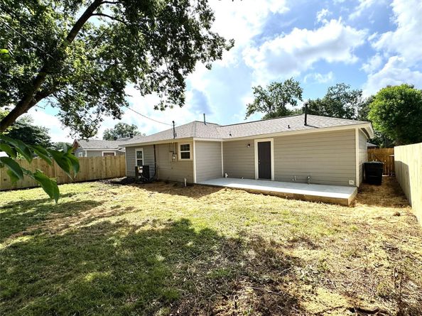 1106 Aubert Street, Houston TX 77017