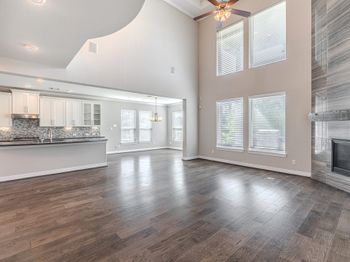 6 Winter Thicket Place