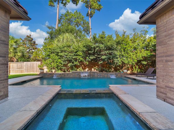 15614 Lake Iris Drive, Houston TX 77070