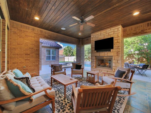 15614 Lake Iris Drive, Houston TX 77070