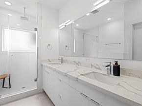 216 E 31ST 1/2 Street A, Houston TX 77018