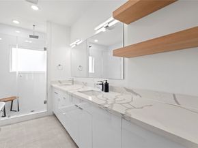 216 E 31ST 1/2 Street A, Houston TX 77018