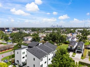 216 E 31ST 1/2 Street A, Houston TX 77018